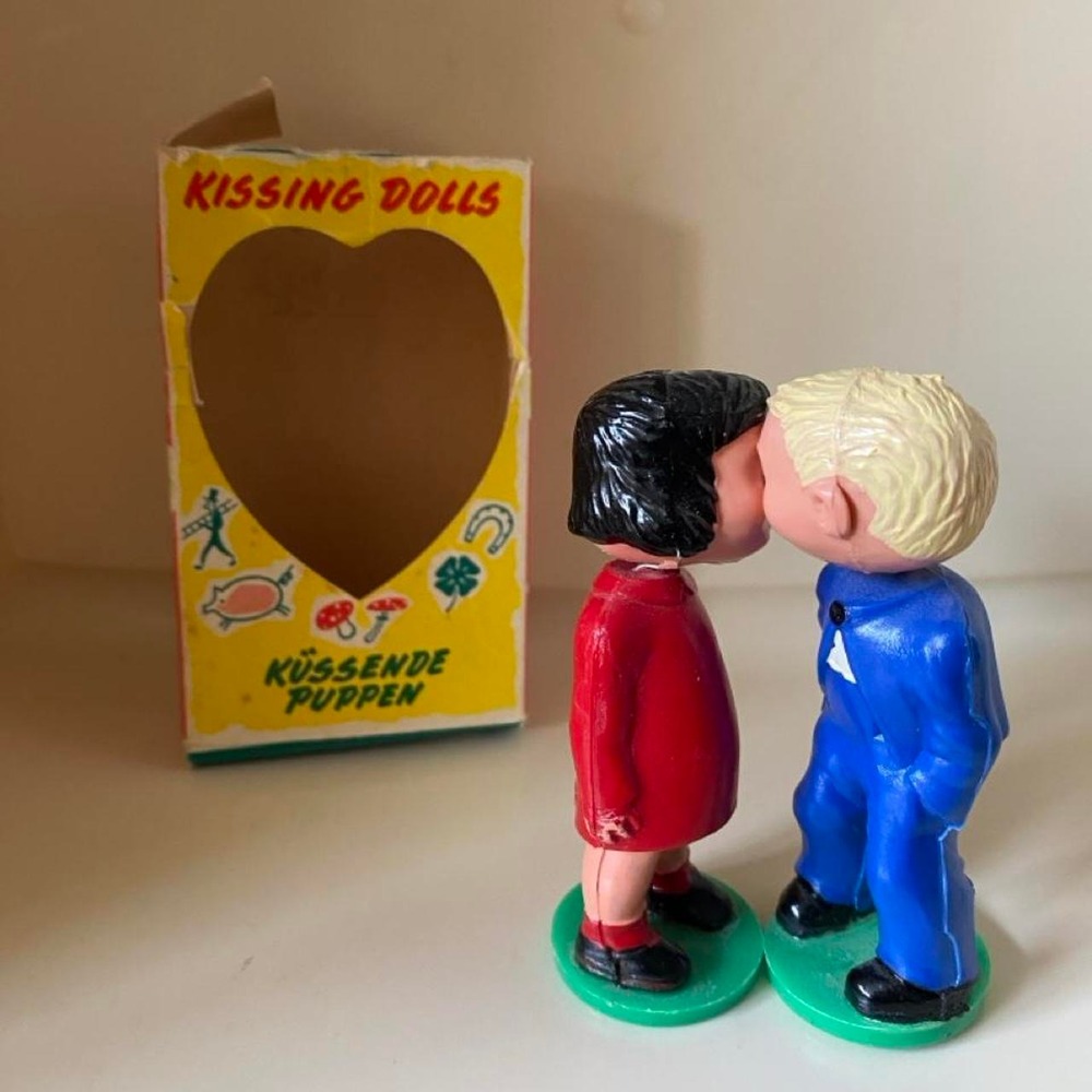 Vintage Magneto-Patent Kissing Dolls West Germany 3 1/2 Inches s74